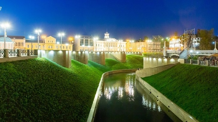 The Ushayka River Promenade